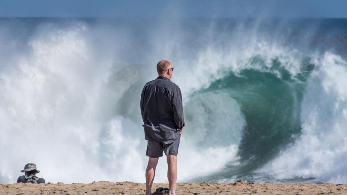 Facing a vast wave of incoming liquidity, the S&P 500 prepares to surf to a new record high