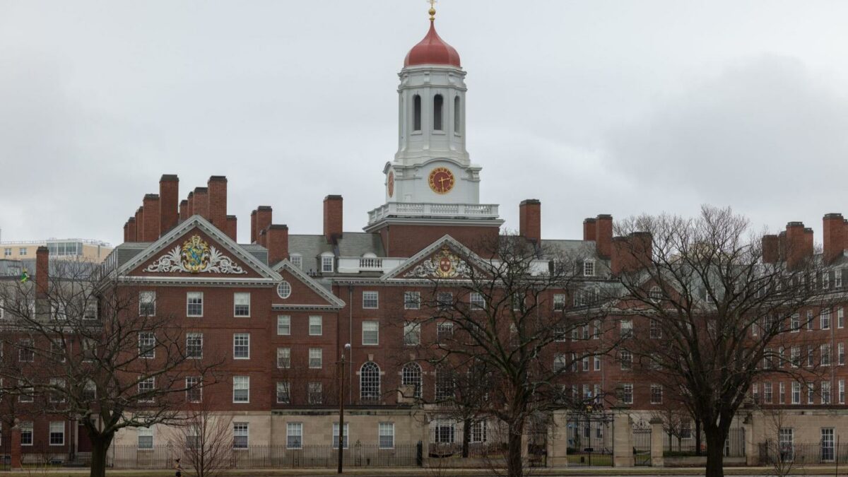 Harvard shakes up its crypto strategy by selling Bitcoin and purchasing Ethereum 