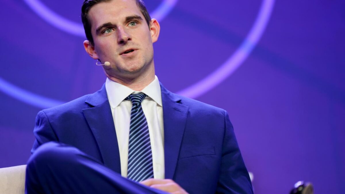 Crypto giant Tether pushes into the U.S. with USAT stablecoin to challenge Circle