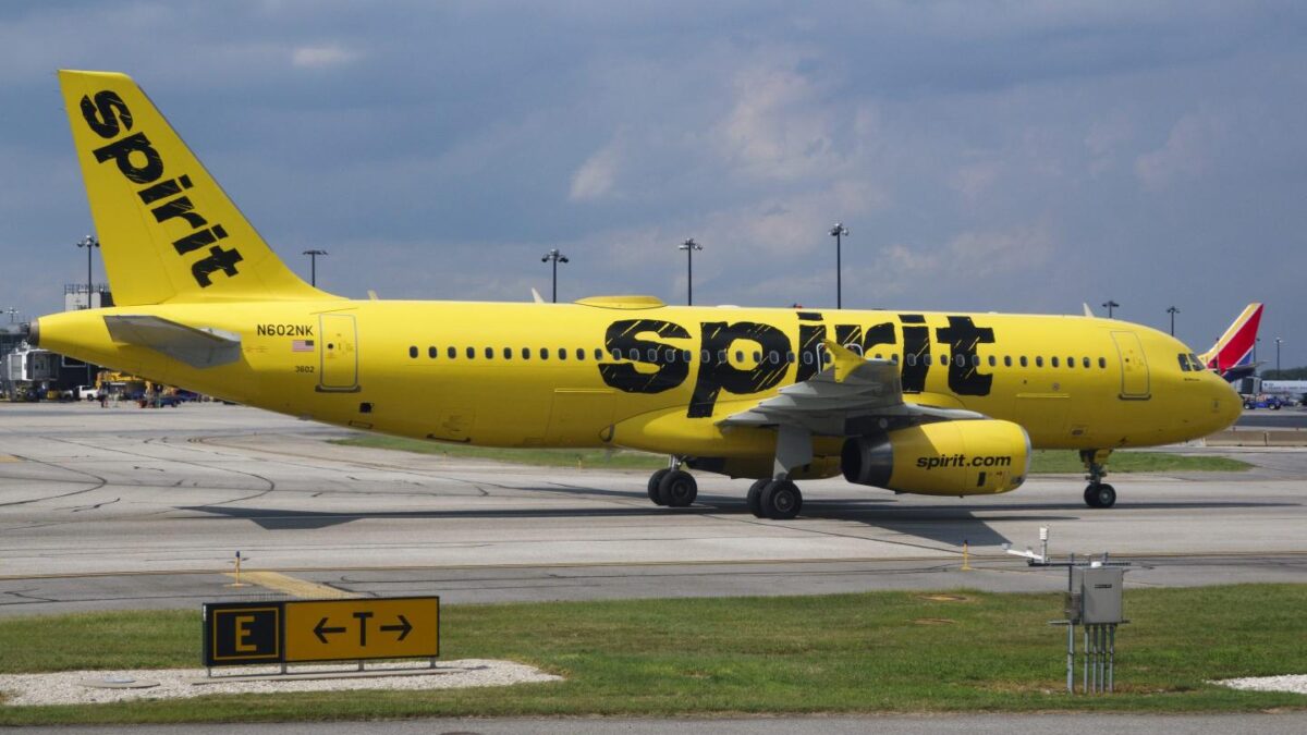 Airbus warns A320 fleet needs software fix after incident