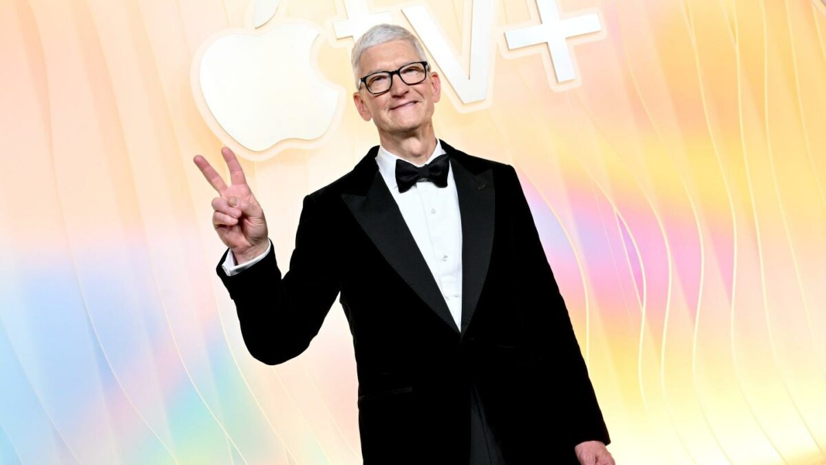 Apple’s longtime CEO sat out the crypto revolution. His successor should choose a different path