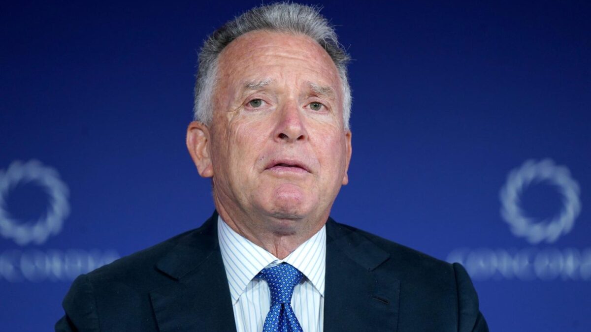 Exclusive: Senate Democrats demand top Trump advisor Steve Witkoff provide details on crypto investments, lack of divestment