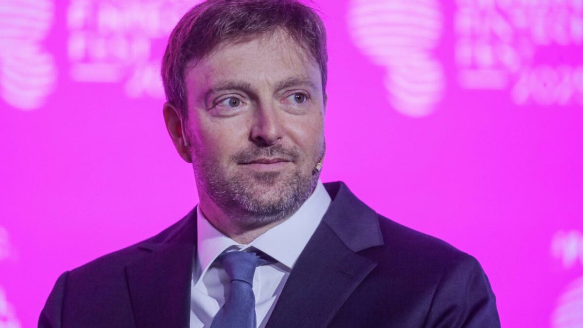 PayPal CEO Alex Chriss says stablecoins will be key as his company navigates the ‘classic innovator’s dilemma’