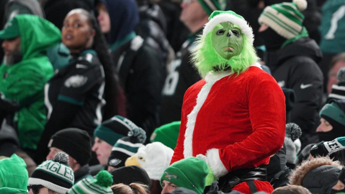 Photo: PHILADELPHIA, PA - NOVEMBER 28: Philadelphia Eagles fan dressed as the Grinch looks on during the game between the Chicago Bears and the Philadelphia Eagles on November 28, 2025 at Lincoln Financial Field in Philadelphia, PA.