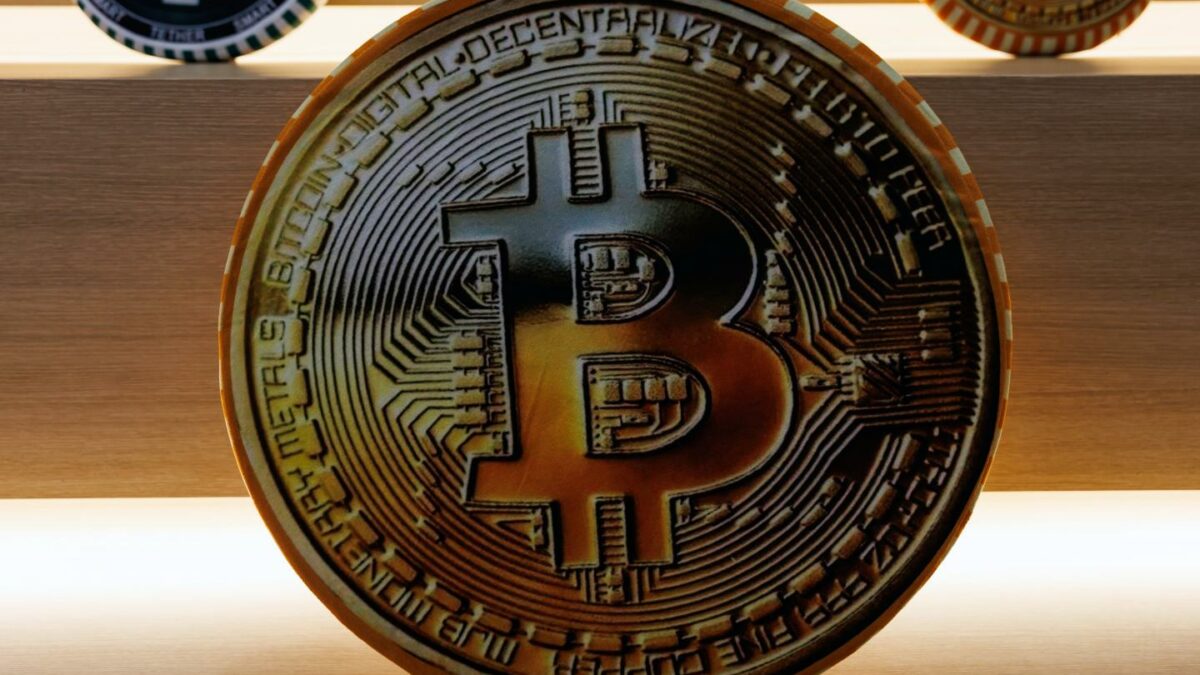 Crypto market reels in face of tariff turmoil, Bitcoin falls below $90,000 as key legislation stalls