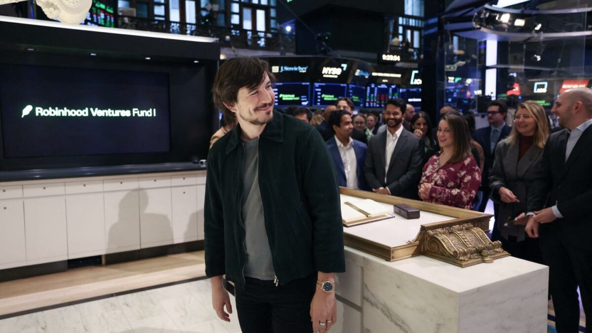 Robinhood announces it will reduce headcount by 10%, CEO seeks to avoid ‘heavily-layered’ organization