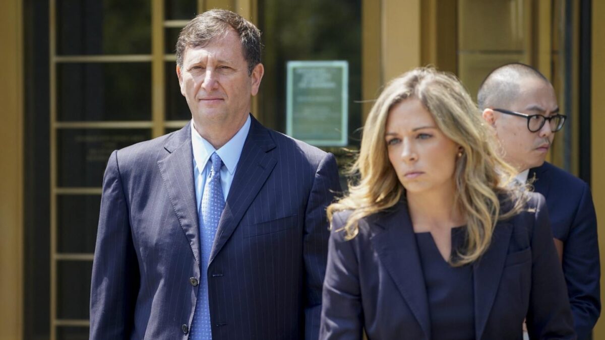 Alexander Mashinsky, founder and former chief executive of the failed cryptocurrency lending platform Celsius Network, leaves Manhattan federal court with his legal team, July 25, 2023, in New York.
