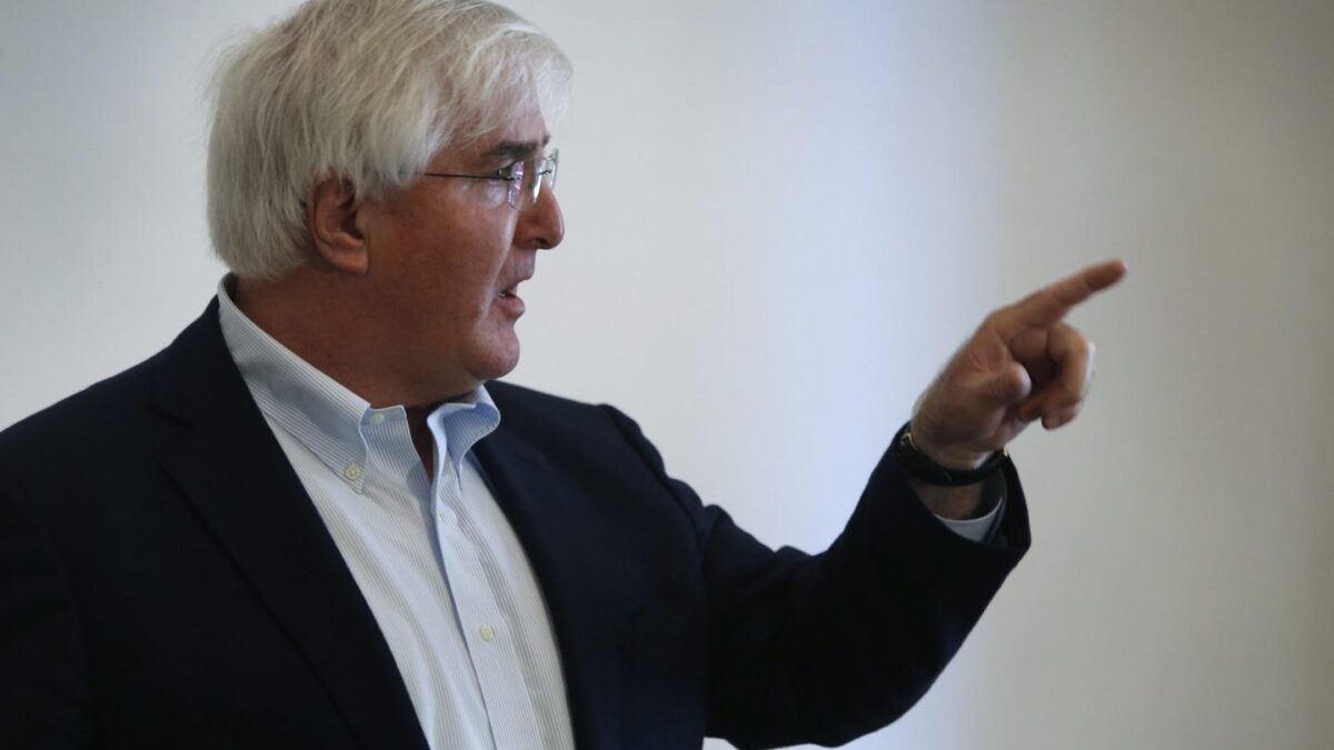 Coinbase investor Ron Conway is calling on crypto to resist Donald Trump.