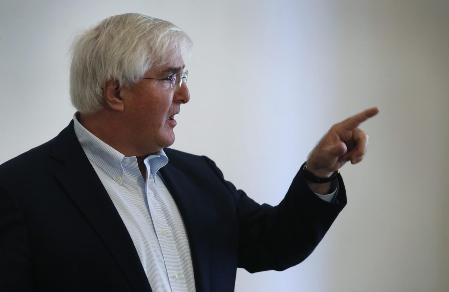 Coinbase investor Ron Conway is calling on crypto to resist Donald Trump.