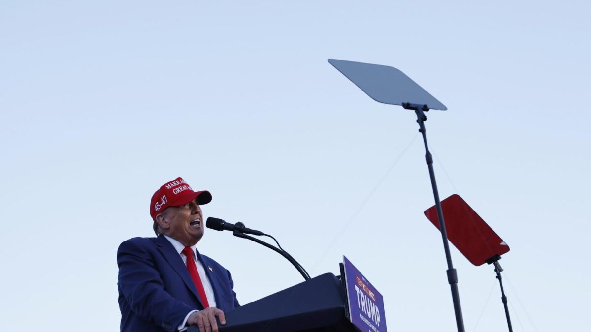 Republican presidential candidate and former U.S. President Donald Trump praised crypto while speaking at Mar-a-Lago last week.