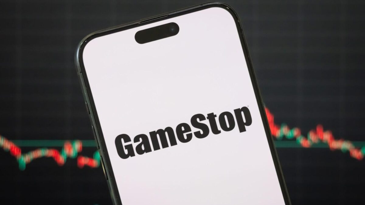 GameStop announced that it has raised $1.5 billion in a private offering on Tuesday.