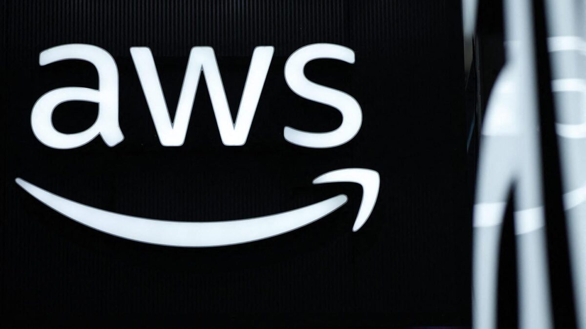 An outage at an Amazon Web Services data center caused issues with trades on Binance.